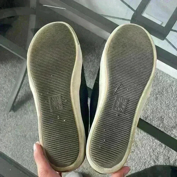 Women's Naturalizer Navy Slip On Leather Sneakers Size 11 - Picture 6 of 7